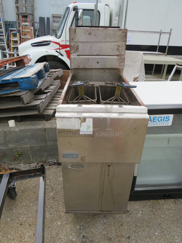 One Pitco Frialator Natural Gas Deep Fryer With 2 Baskets. 15.5X31.5X48.  - Image 1 of 3