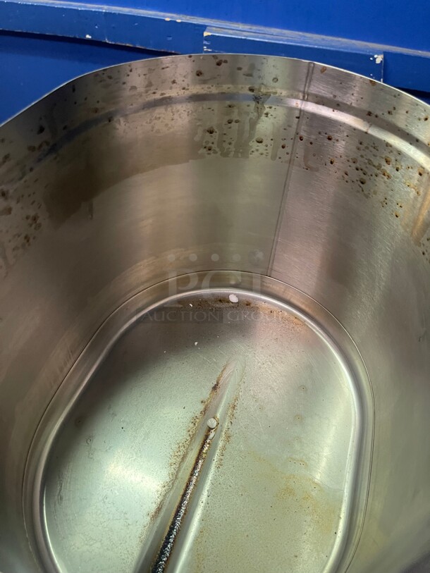 Clean! Bunn TDO-4 4 Gallon Commercial Iced Tea Dispenser with Brew-Through Lid NSF  - Image 4 of 5