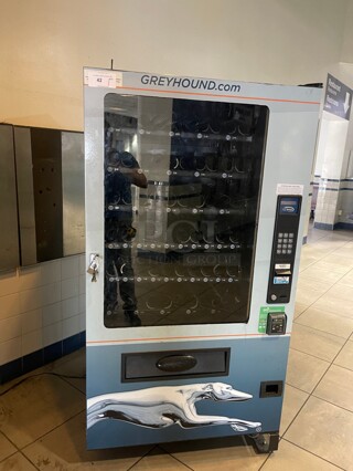Money Maker! Seaga Infinity INF5S Commercial Snack Vending Machine Comes With CC Reader and Money Holder 115 Volt With Keys NSF Tested and Working! 40x37x72