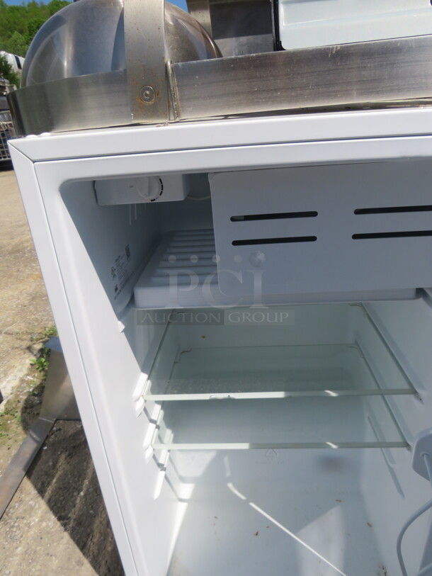 One WORKING GE 1 Door Refrigerator With 2 Shelves. 115 Volt. Model# GMR04GAEBWW. 19.5X21X34 - Image 2 of 2