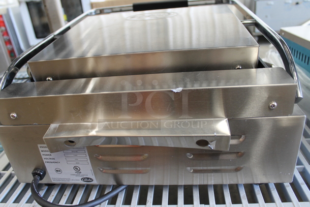 BRAND NEW SCRATCH AND DENT! Globe GPG14D Stainless Steel Commercial Countertop Electric Powered Panini Press. 120 Volts, 1 Phase. Tested and Working! - Image 4 of 5