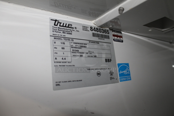 2015 True TG1R-1S ENERGY STAR Stainless Steel Commercial Single Door Reach In Cooler w/ Poly Coated Racks on Commercial Casters. 115 Volts, 1 Phase. Tested and Working! - Image 3 of 3
