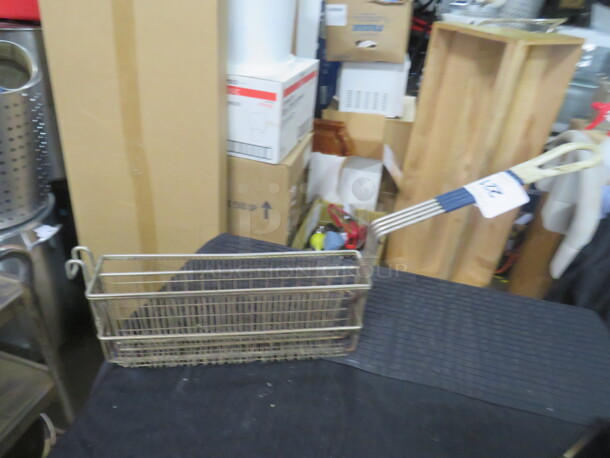 One Fry Basket - Image 1 of 1