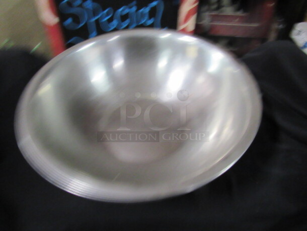 16 Inch Stainless Steel Mixing Bowl. 2XBID 