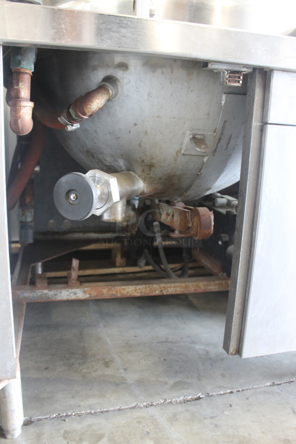 Vulcan Hart VDMT-40 Stainless Steel Commercial Direct Steam Powered 40 Gallon Steam Kettle.  - Image 6 of 7