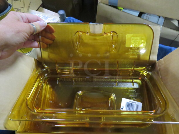 NEW Rubbermaid 1.3 Size Amber Flip Lid Food Storage Lid. 6XBID - Image 2 of 3