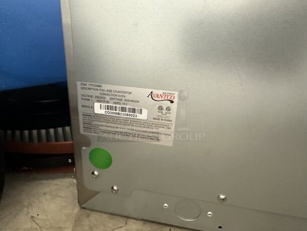 BRAND NEW SCRATCH AND DENT! Avantco 177CO38M Stainless Steel Commercial Countertop Electric Powered Convection Oven. 208/240 Volts, 1 Phase.  - Image 5 of 5