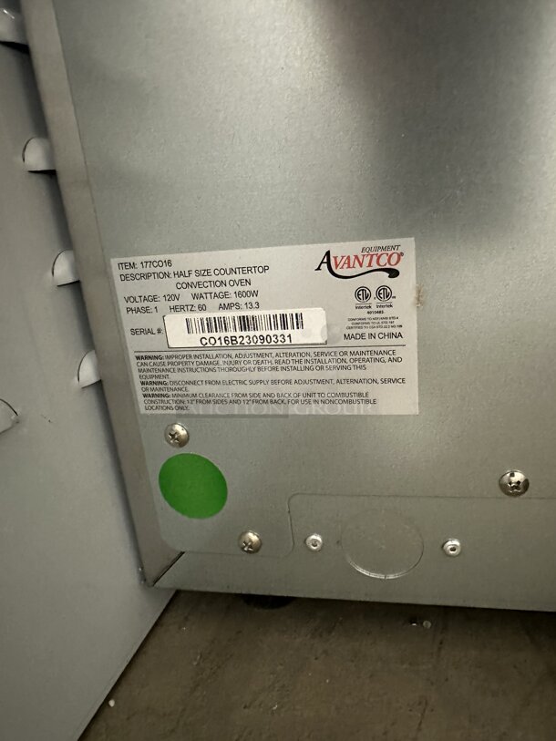 BRAND NEW SCRATCH AND DENT! Avantco 177CO16 Stainless Steel Commercial Countertop Electric Powered Half Size Convection Oven. 120 Volts, 1 Phase. Tested and Working! - Image 5 of 5