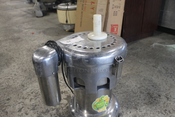 Prepline PrepFaster 2000 Commercial Stainless Steel Electric Countertop Juicer. 110V. Tested and Working! - Image 3 of 8