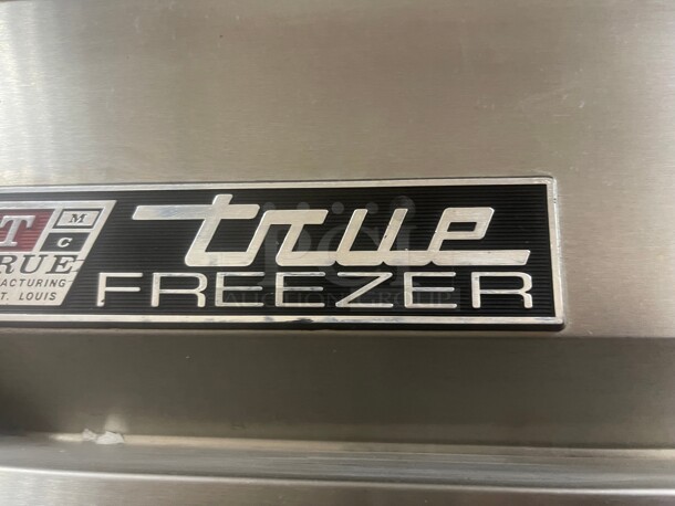Working! True T-72F 79 inch Three Section Reach In Commercial Freezer, (3) Solid Doors, 115/22- Volt 1 Phase  NSF Tested and Working! - Image 8 of 8