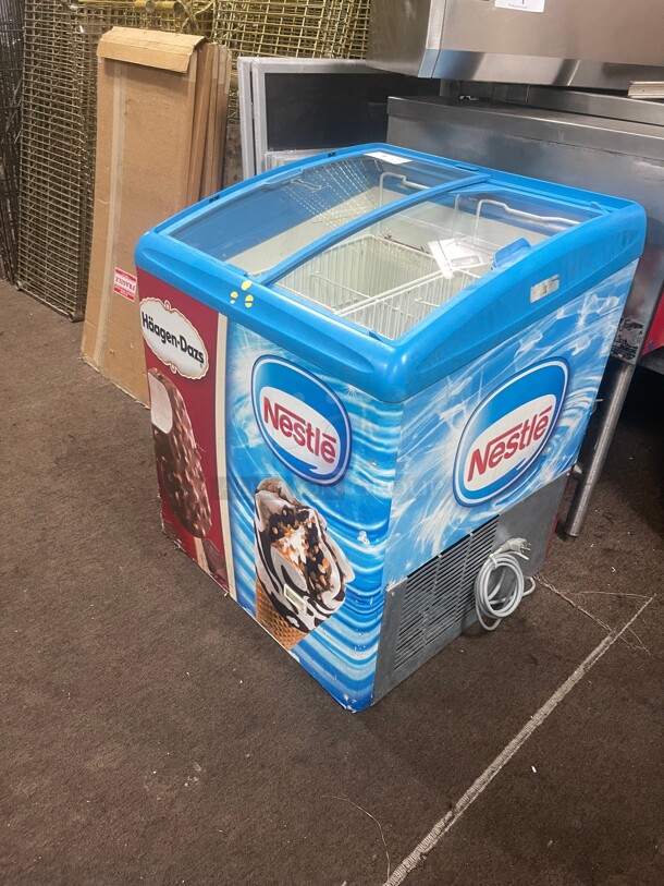 Fully Working! RIO S-68 RIO Curved Clear Lid Commercial Ice Cream Freezer NSF 115 Volt Tested and Working!  - Image 2 of 6