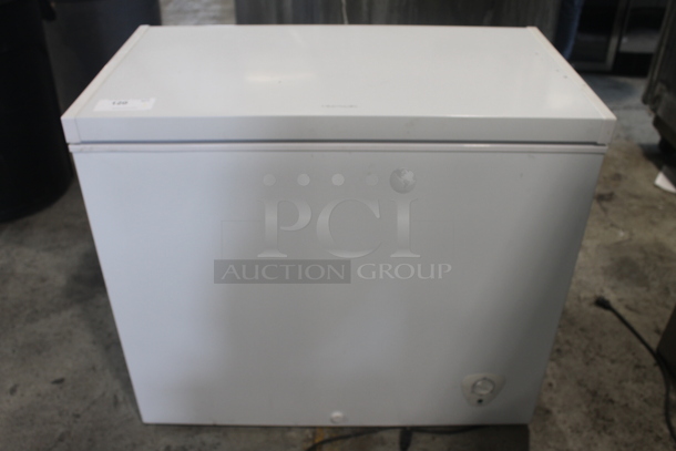 Electrolux FFFC07M1QW Commercial Chest Freezer, White. 115V, 1 Phase. Tested and Powers On But Does Not Get Cold - Image 1 of 5