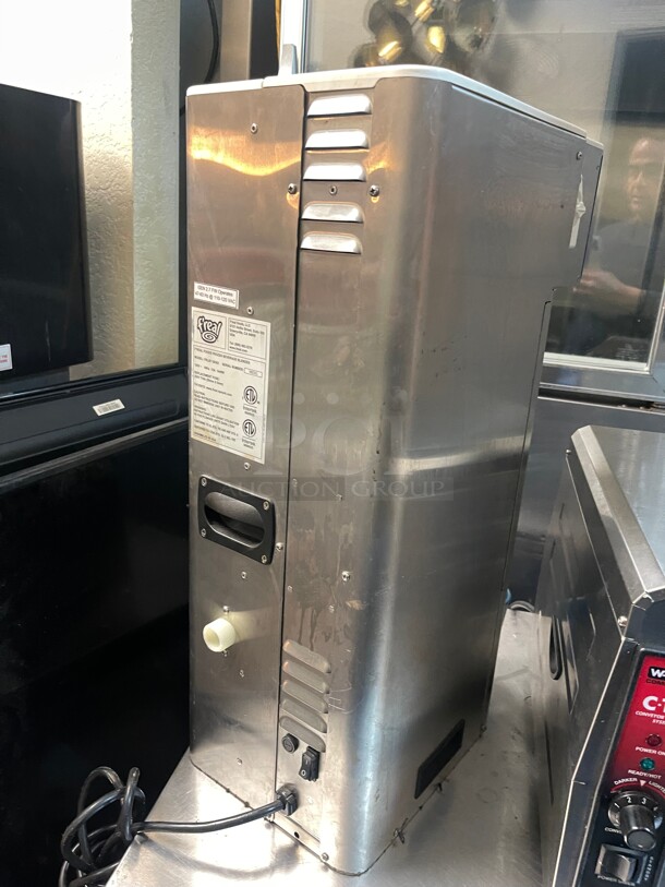 FREAL Food Frozen Beverage Blender  FRLB7 Commercial Frozen Drink Slushie Milkshake Blender Machine 120 Volt NSF  - Image 6 of 7