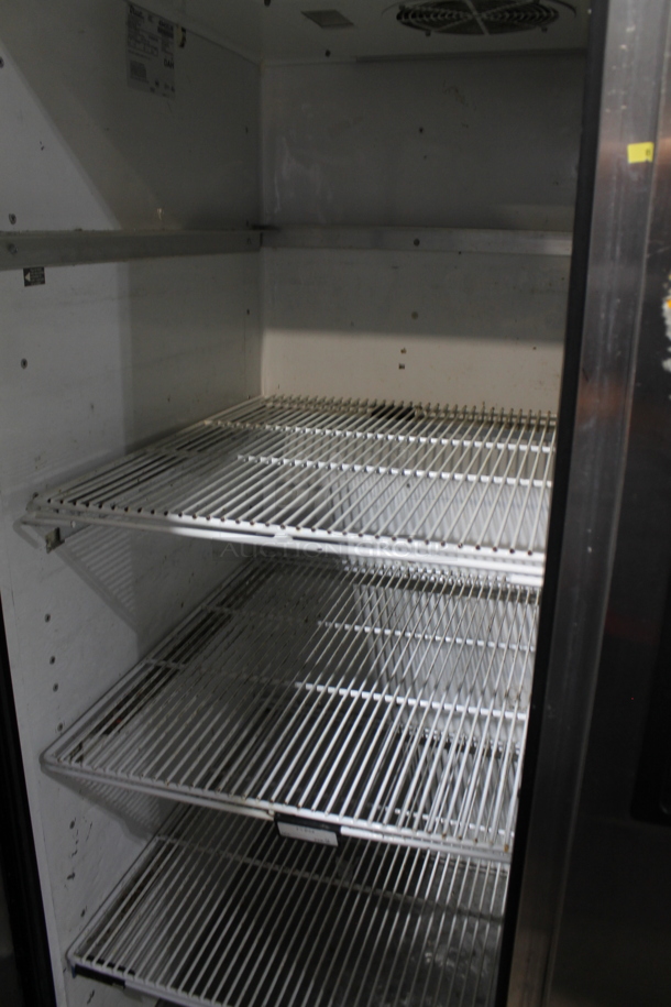 True TG2R-2S Stainless Steel Commercial 2 Door Reach In Cooler w/ Poly Coated Racks. 115 Volts, 1 Phase. Tested and Working! - Image 4 of 5