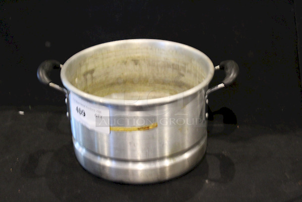 Stock Pot With Insulated Handles.
13x13-1/2
