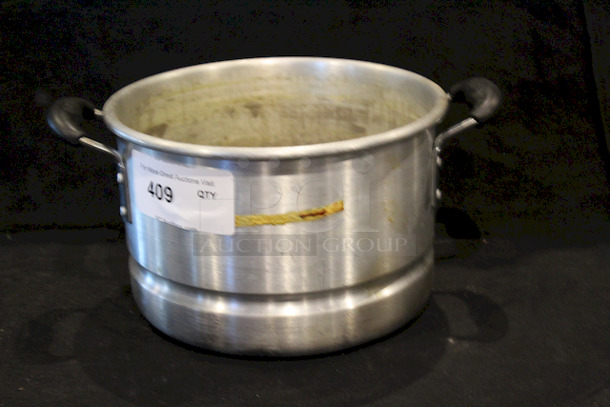 Stock Pot With Insulated Handles.
13x13-1/2 - Image 2 of 3