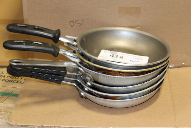 AMAZING! Vollrath 67807 7" Non-Stick Aluminum Frying Pan w/ Vented Silicone Handle. 6x Your Bid - Image 1 of 5