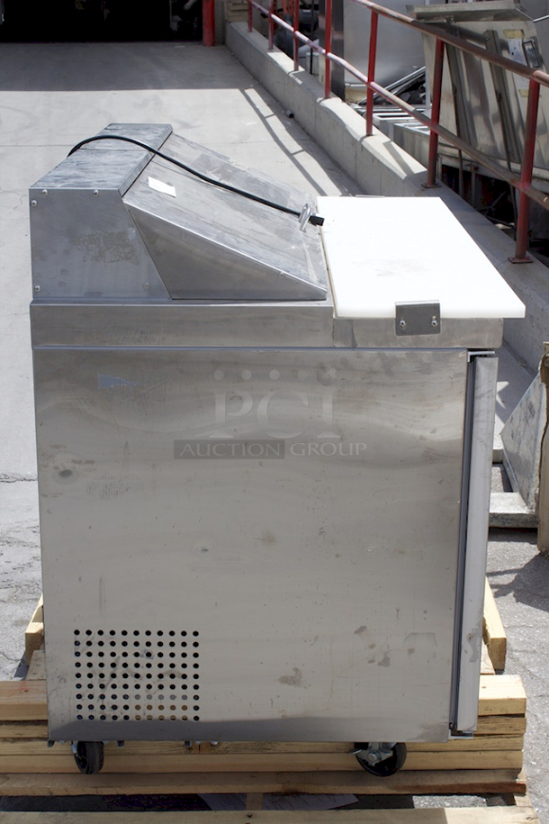 BRAND NEW SCRATCH & DENT! Avantco APT-48-HC 48" 2 Door Refrigerated Sandwich Prep Table, 115v. Tested Turns On. Throws Error Code. 
 - Image 7 of 9