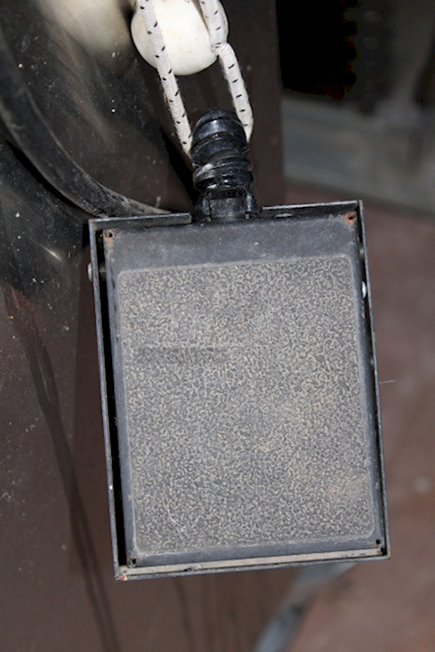 AMAZING! Crown Verity CV-PHS-4C Space Saver Single Bowl Cold Water Portable Hand Sink Cart, With Electric Pump & Hands Free Pump Saver Foot Pedal, Soap Dispenser Holder and Paper Towel Dispenser On Commercial Casters. Keys Not Included. 120v 25x24-1/4x47-3/4	 - Image 7 of 9