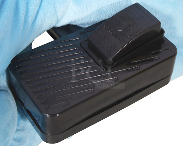 Baby Shark 6 Volt Plush Ride-On by Dynacraft. Plays Baby Shark theme song - Image 8 of 10