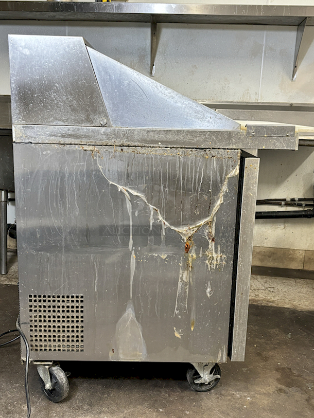 CERTIFIED WORKING! US Refrigeration USSMV-28 Mega Top Refrigerator Stocked Full Of 1/6 Pans. On Commerical Casters. Gets Down To & Holds Temperature Between 33-45* F. 115v. 28x37x48 - Image 8 of 8