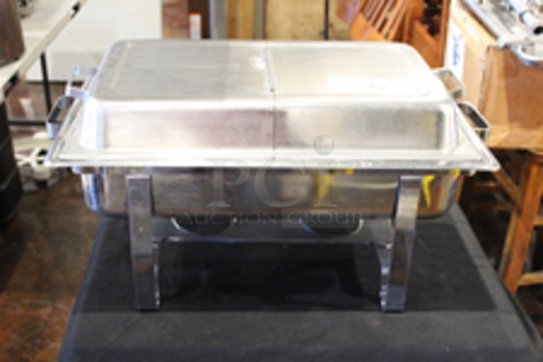 8 Qt. Full Size Chafer Kit with Stainless Steel Hinged Cover. 
24x14x13


 - Image 3 of 7