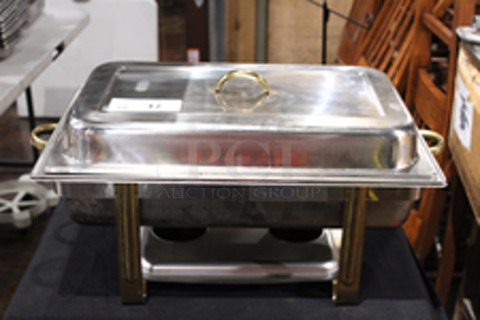 Full Size Chafer w/ Lift Off Lid. 8 quart, full-size, welded frame, dripless water pan, lift-off cover with plastic handle, duel fuel holder, stainless steel, mirror-finish
24x14x13
