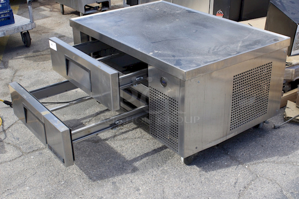 True TRCB-48 48" Chef Base w/ (2) Drawers - 115v. Tested. Turns On drops Down To Temp. - Image 3 of 7