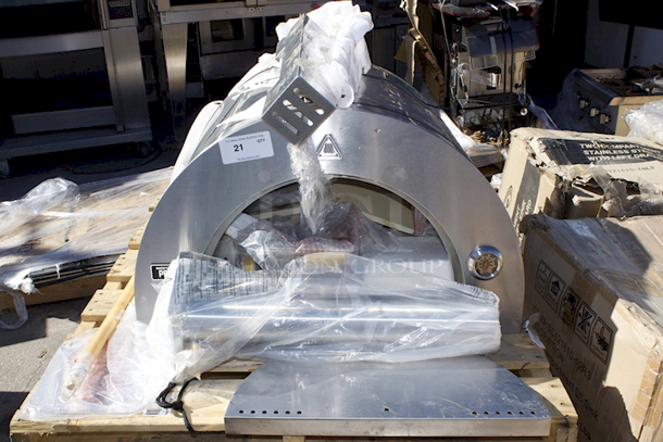 BRAND NEW SCRATCH & DENT! Backyard Pro 31 3/4" Stainless Steel Hybrid Wood / Liquid Propane Outdoor Countertop Pizza Oven - Dented On The Exterior, Missing Scrub Brush, Appears To Be No Damage To the Inside Or Ceramic Tiles.  - Image 9 of 10