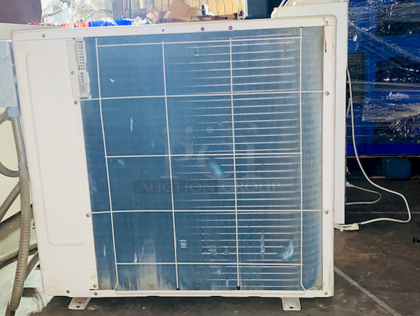 BEAUTIFUL! Fujitsu AOU36CLX1 - 36K BTU (3 Ton ), 15.5 SEER, Air Conditioner Condensing Unit, 208/230V

39-1/4x12-5/8x35-1/2 - Image 3 of 5