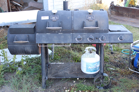 Oklahoma Joe's Charcoal/Gas Longhorn Combination Smoker and Grill. 