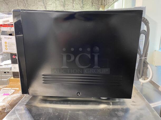 GE Brand New Scratch & Dent22 Inch 1.6 cu. ft. Capacity Countertop Microwave with 1150 Cooking Watts, Sensor Cook, UL Listed, Sensor Cooking, Weight and Time Defrost, Add 30 Seconds, Timer, UL Certification, Control Lock, Touch Controls in Stainless Steel - Image 3 of 5
