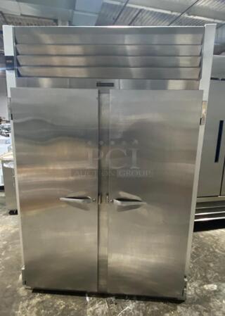 Traulsen G20010 52 1/10" Two Section Reach In Refrigerator, (2) Left/Right Hinge Solid Doors, 115v
