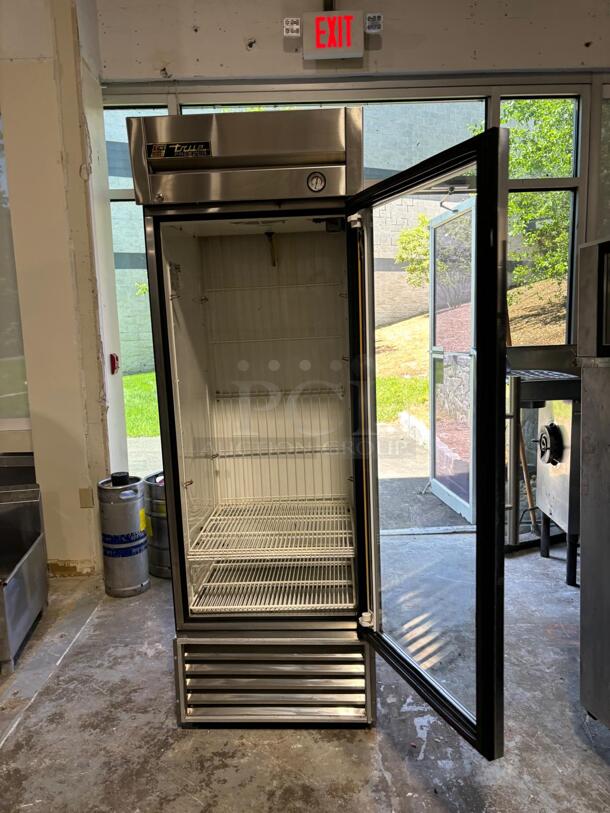 True TS-23FG - 23 Cu. ft. Glass Door Stainless Steel Freezer - Image 3 of 5