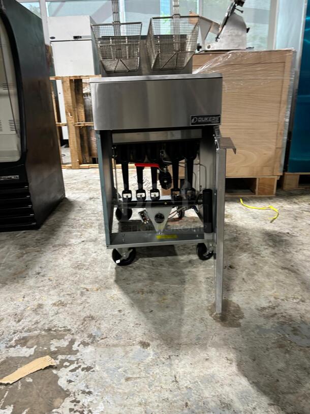 Dukers - DCF5-NG, Commercial 70Lbs Deep Fryer with 5 Tube Burners Natural Gas BTU150000
 - Image 6 of 7