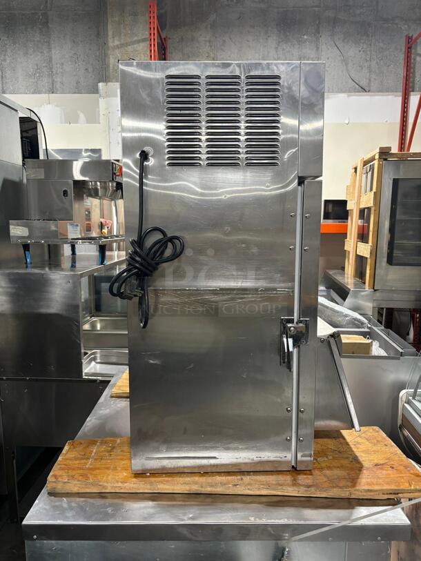 Silver King Lettuce Crisper/Dispenser
 - Image 3 of 4