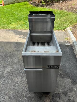 STAINLESS STEEL Dukers Deep Fryer DCF3-LPG
