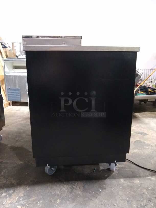 Dukers DHBC65 - 65" Bottle Cooler 488 liters capacity
 - Image 4 of 7