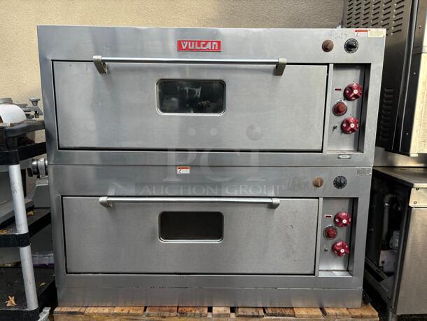 VULCAN Electric Pizza 2 Deck Oven
4 sheet pan capacity 480 Volts 3 phase - Image 1 of 1