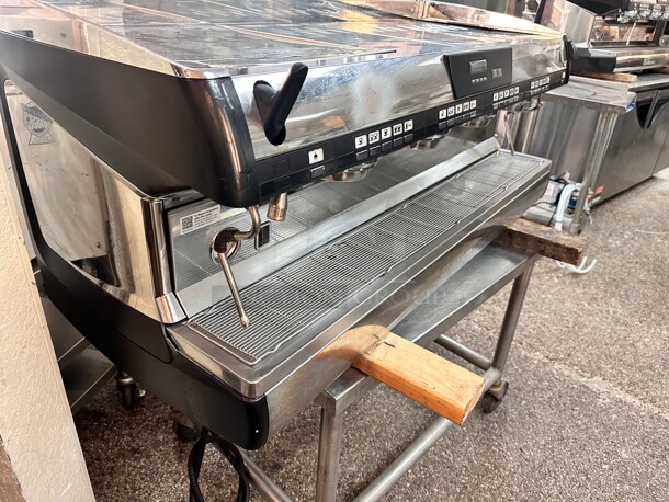 Excellent Condition Nuova Simonelli Aurelia II 4 Group Commercial Expresso Machine 220 Volt 1 Phase Tested and Working! - Image 3 of 10