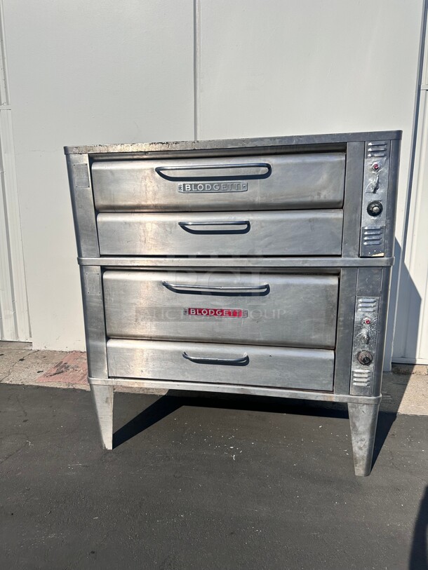 Used Blodgett 961 Natural Gas Stone Deck Oven with Draft Diverter - 74,000 BTU Working
60x38x64 - Image 4 of 10