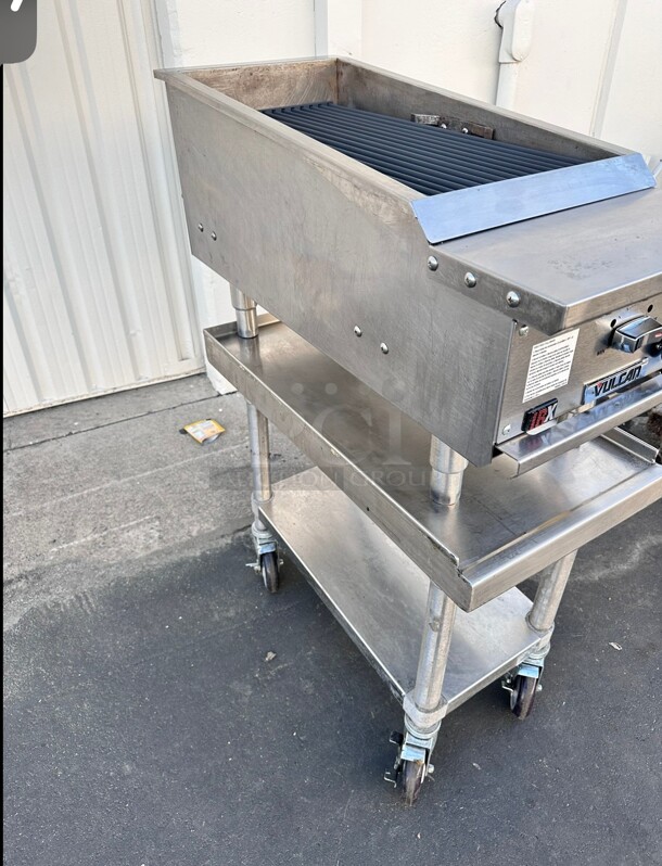 Late Model Vulcan VTEC14 14 1/2 inch Countertop Charbroiler w/ Conversion Burner, Natural Gas Working - Image 2 of 9