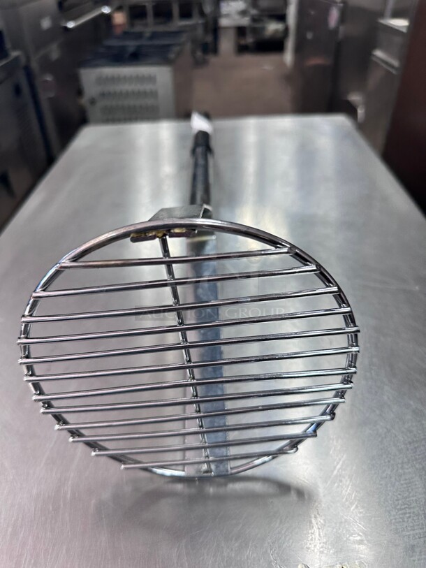 Tablecraft 24 inch Stainless Steel Round-Faced Potato/Bean Masher NSF  - Image 2 of 5