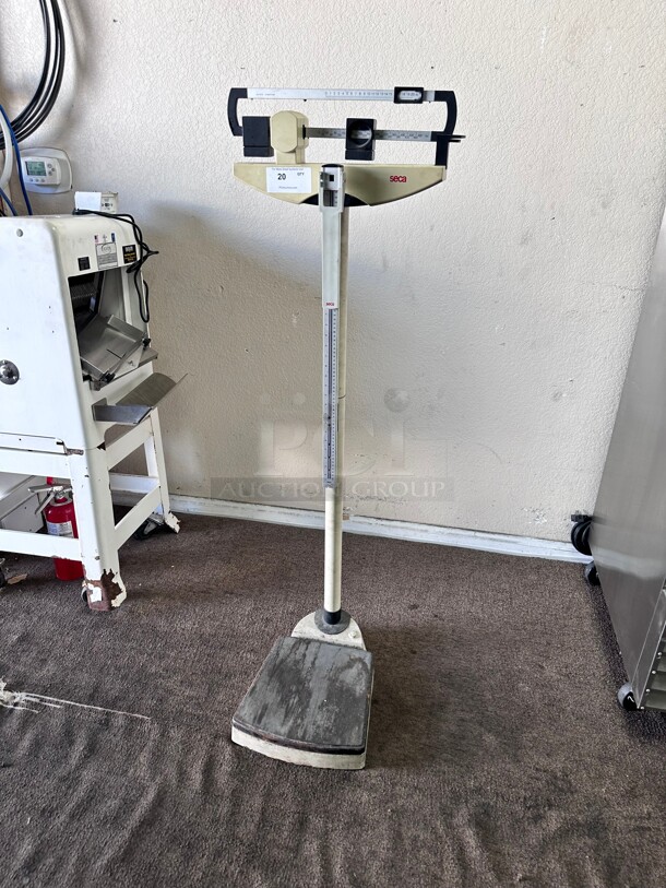  Seca 700 Physicians Scale Mechanical w/ Height Rod - Image 7 of 8