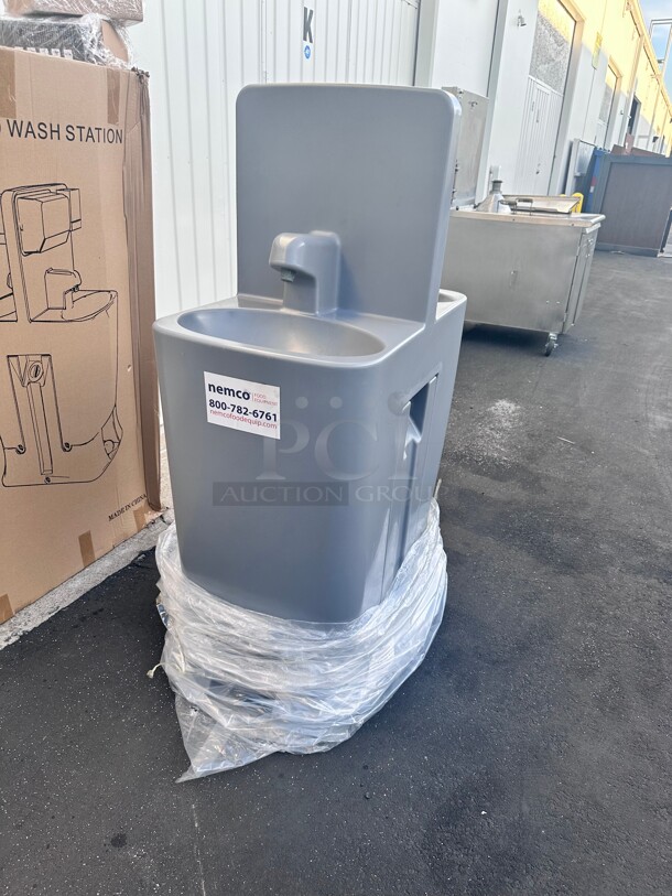 New In Box Nemco 69961 Stop N Scrub Portable Handwashing & Sanitizing Station 30 Gallon NSF - Image 7 of 9
