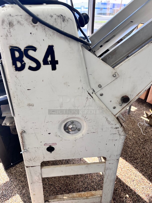 Certified Working Oliver 797-N Gravity-Feed Bread Commercial Toast Slicer w/ Last-Loaf Pusher, Gravity-Feed, 115v - Image 8 of 8