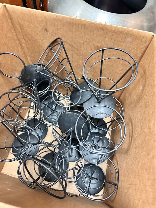 One Lot Of French Fries Holder Black - Image 2 of 5