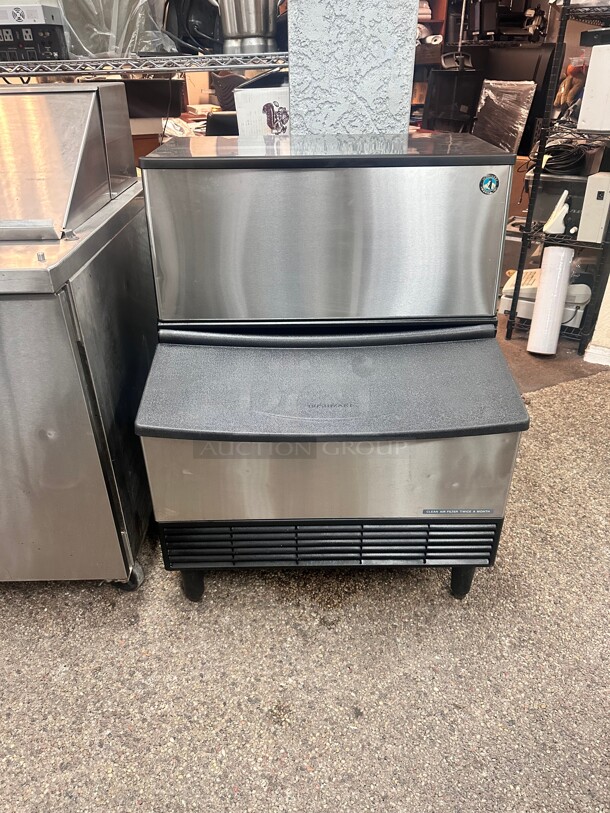 Excellent Condition Hoshizaki 350Lb Per Day Ice Machine 115 Volt Tested and Working! - Image 1 of 8