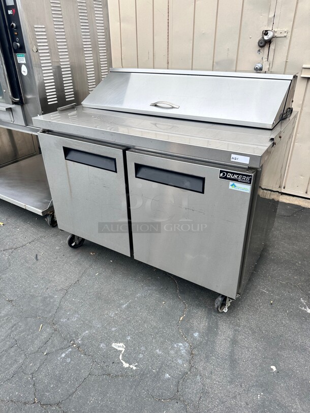 Dukers DSP48 48 inch Commercial Food Prep Table 115 Volt Working - Image 6 of 11
