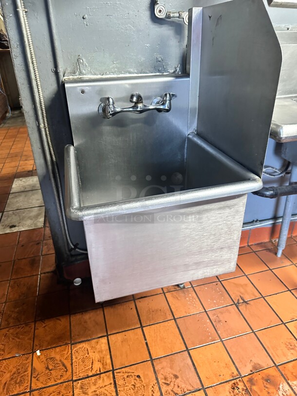 Advance Tabco 4-1-24 24 inch 1 Compartment Sink w/ 24L x 21W Bowl, 14  Deep NSF Buyer Must Remove - Image 2 of 4